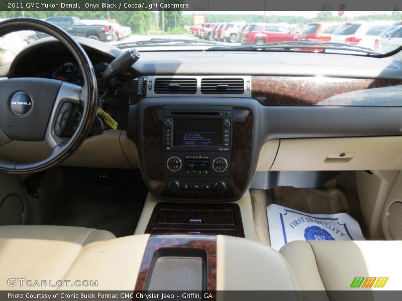 Onyx Black / Cocoa/Light Cashmere 2011 GMC Yukon Denali