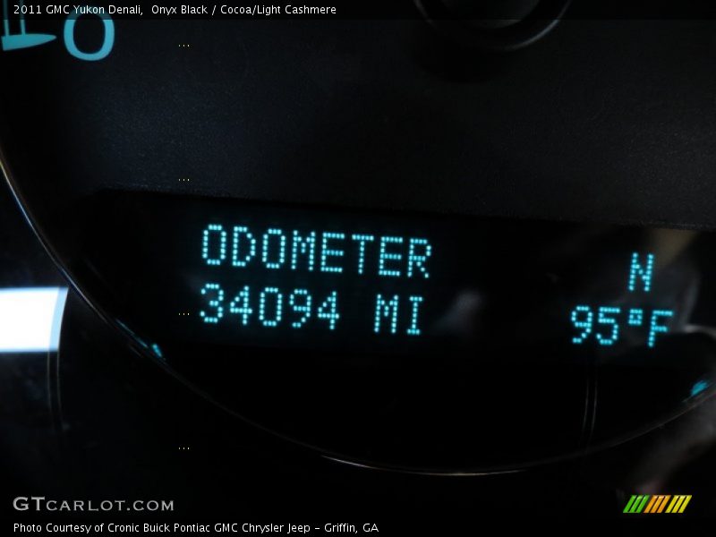 Onyx Black / Cocoa/Light Cashmere 2011 GMC Yukon Denali