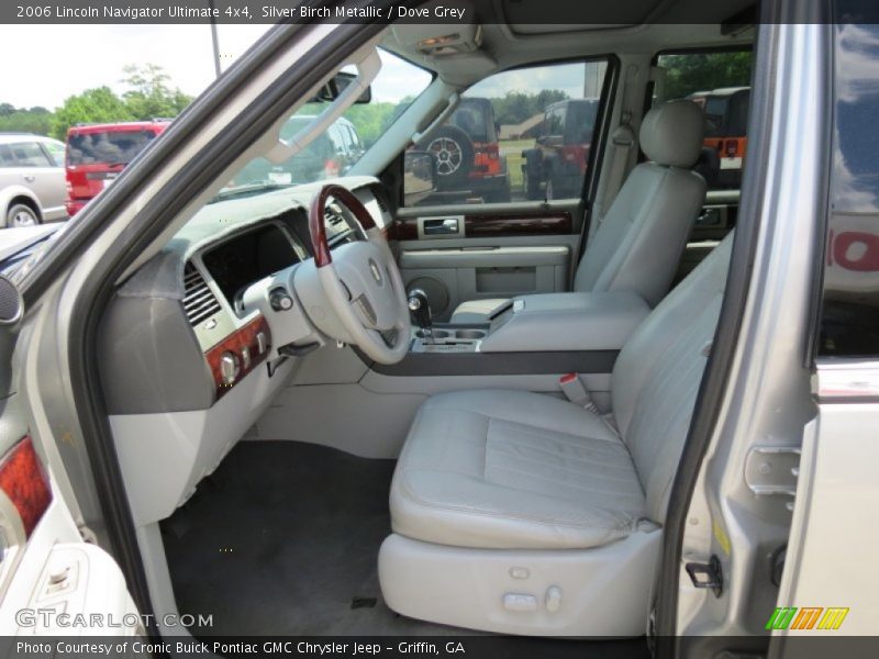 Front Seat of 2006 Navigator Ultimate 4x4