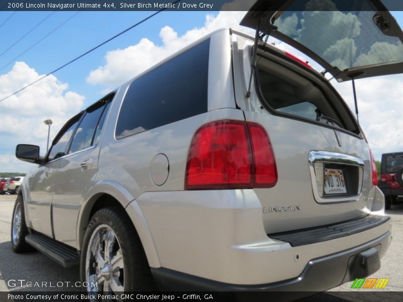 Silver Birch Metallic / Dove Grey 2006 Lincoln Navigator Ultimate 4x4