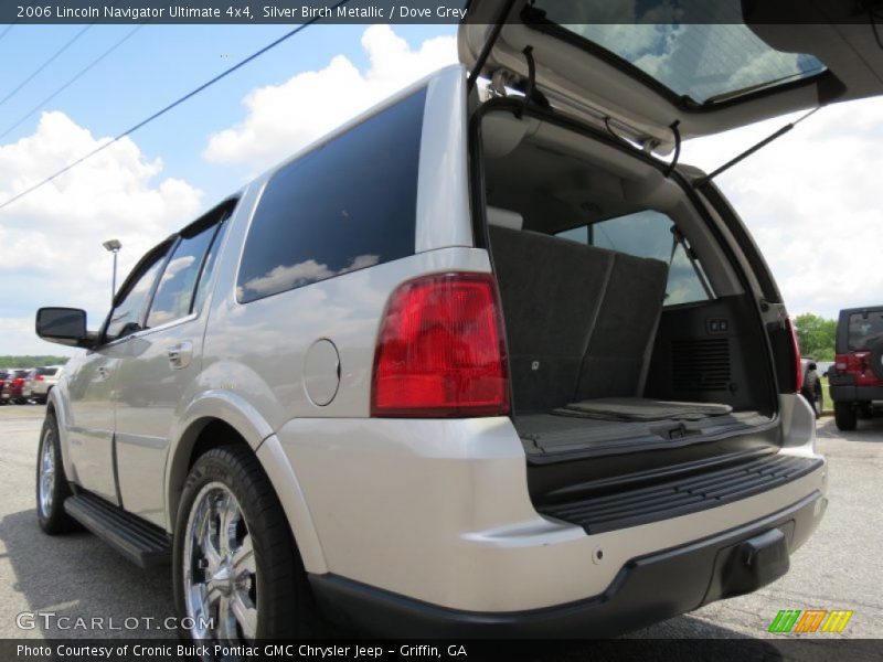 Silver Birch Metallic / Dove Grey 2006 Lincoln Navigator Ultimate 4x4