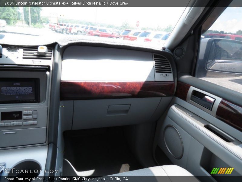 Silver Birch Metallic / Dove Grey 2006 Lincoln Navigator Ultimate 4x4