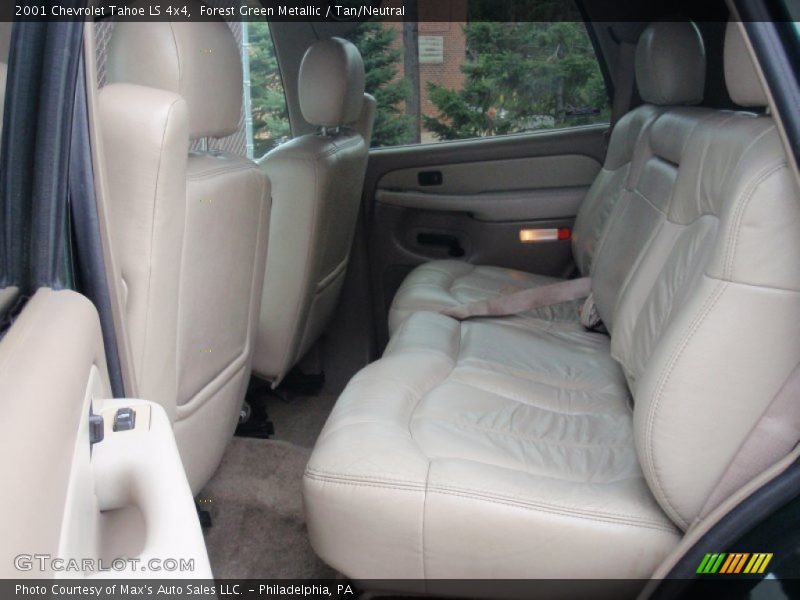 Forest Green Metallic / Tan/Neutral 2001 Chevrolet Tahoe LS 4x4