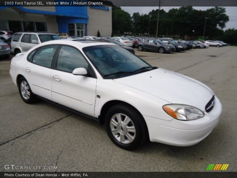 Vibrant White / Medium Graphite 2003 Ford Taurus SEL