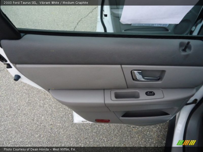 Vibrant White / Medium Graphite 2003 Ford Taurus SEL