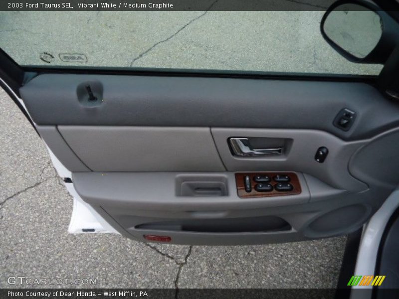 Vibrant White / Medium Graphite 2003 Ford Taurus SEL