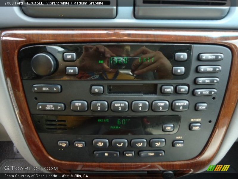 Vibrant White / Medium Graphite 2003 Ford Taurus SEL