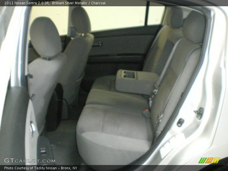 Brilliant Silver Metallic / Charcoal 2011 Nissan Sentra 2.0 SR