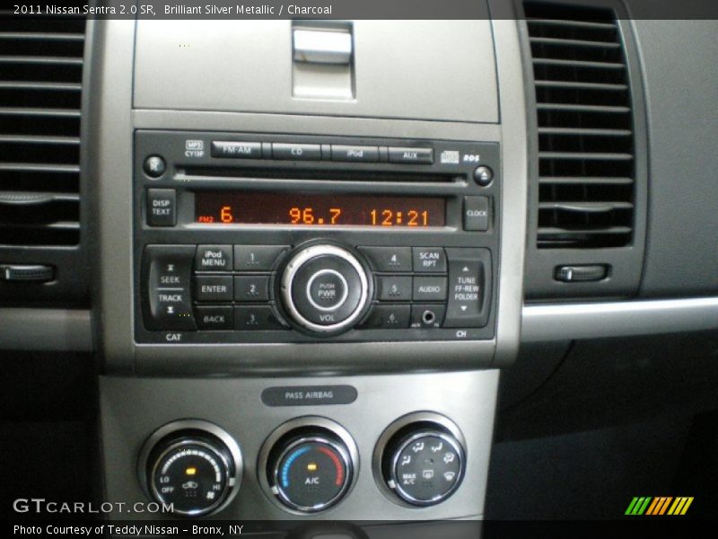 Controls of 2011 Sentra 2.0 SR