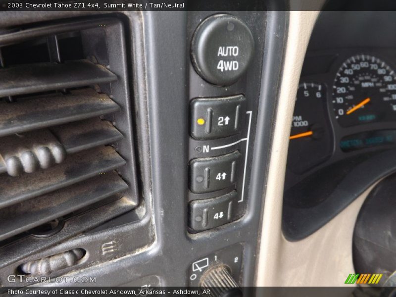 Controls of 2003 Tahoe Z71 4x4