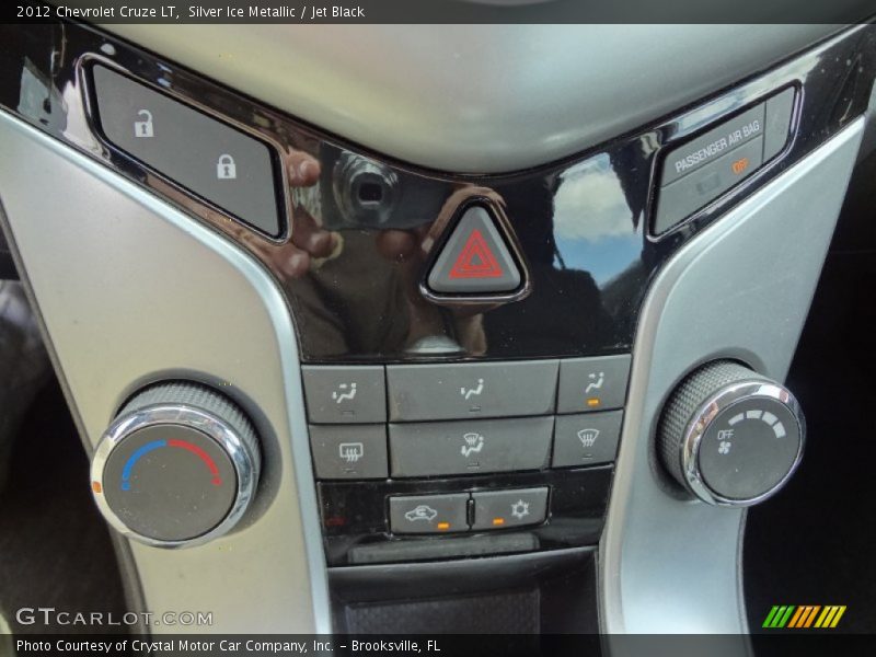 Silver Ice Metallic / Jet Black 2012 Chevrolet Cruze LT