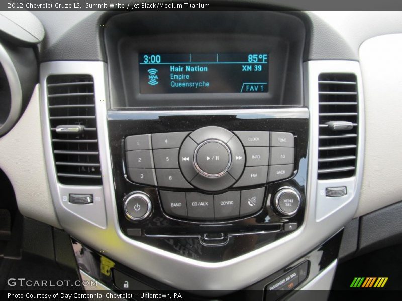 Summit White / Jet Black/Medium Titanium 2012 Chevrolet Cruze LS