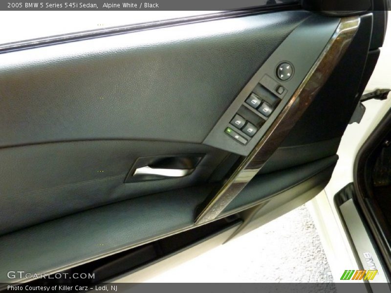 Alpine White / Black 2005 BMW 5 Series 545i Sedan