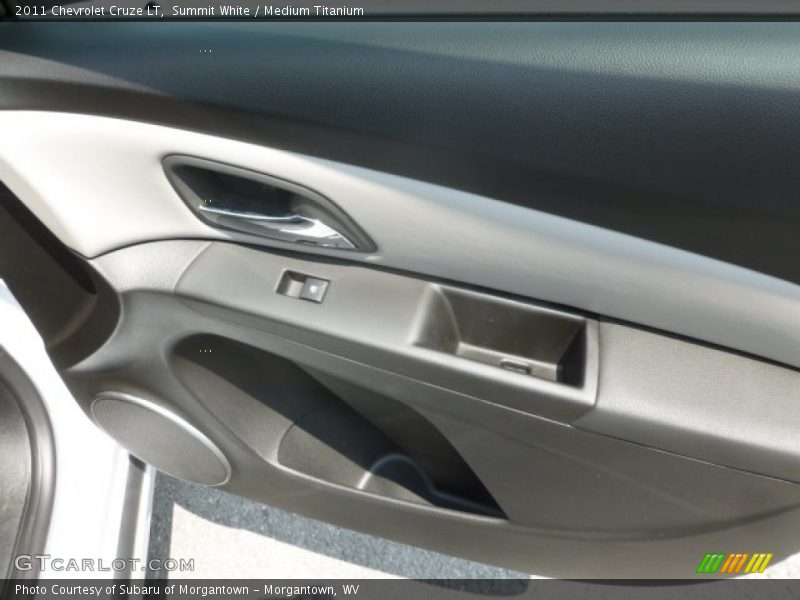 Summit White / Medium Titanium 2011 Chevrolet Cruze LT