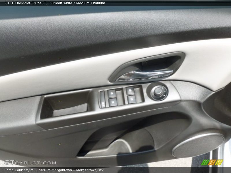 Summit White / Medium Titanium 2011 Chevrolet Cruze LT