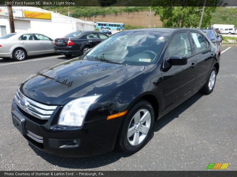 Black / Light Stone 2007 Ford Fusion SE