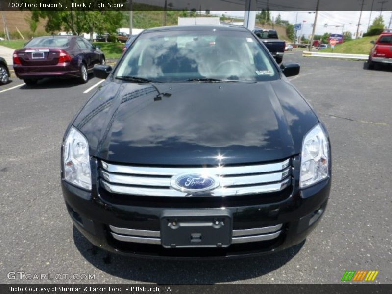 Black / Light Stone 2007 Ford Fusion SE
