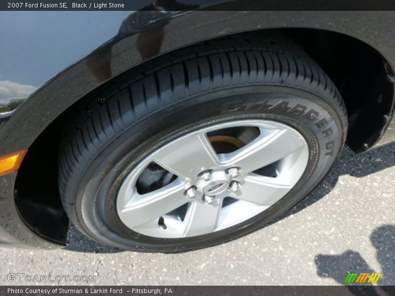 Black / Light Stone 2007 Ford Fusion SE