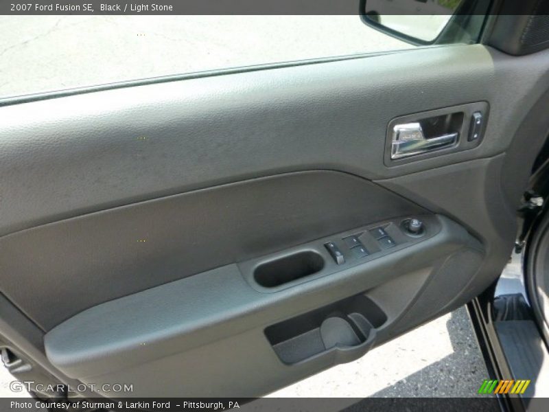 Black / Light Stone 2007 Ford Fusion SE