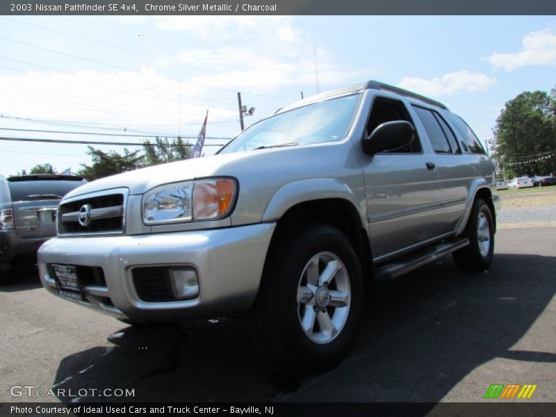Chrome Silver Metallic / Charcoal 2003 Nissan Pathfinder SE 4x4