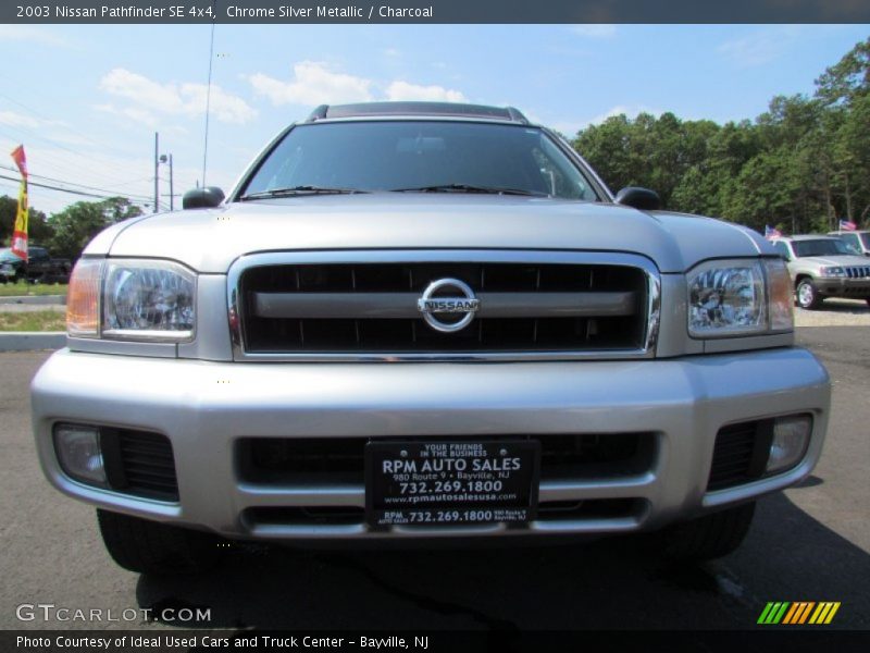 Chrome Silver Metallic / Charcoal 2003 Nissan Pathfinder SE 4x4
