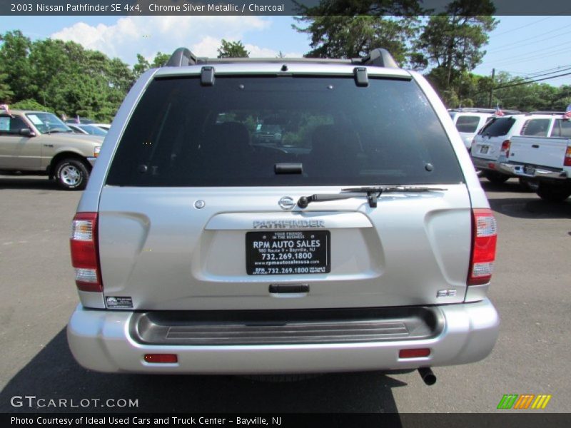 Chrome Silver Metallic / Charcoal 2003 Nissan Pathfinder SE 4x4