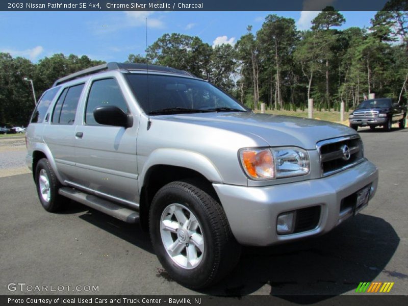 Front 3/4 View of 2003 Pathfinder SE 4x4