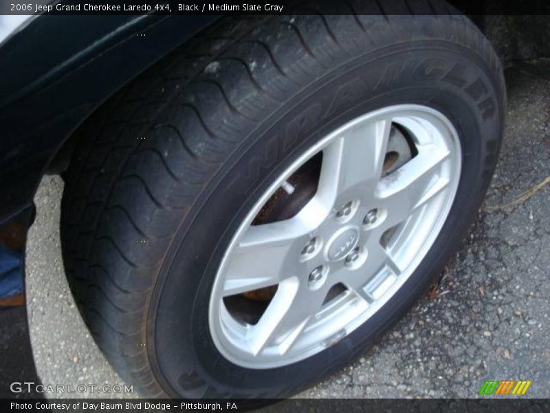 Black / Medium Slate Gray 2006 Jeep Grand Cherokee Laredo 4x4