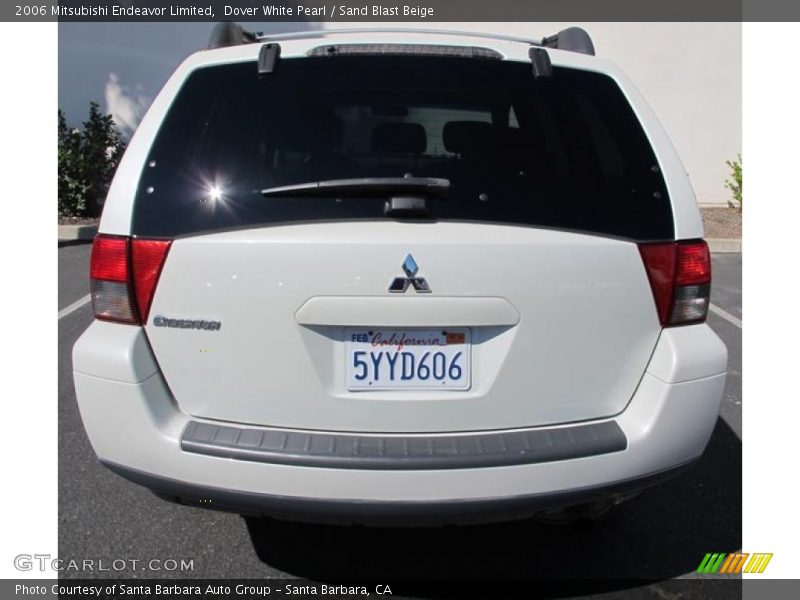 Dover White Pearl / Sand Blast Beige 2006 Mitsubishi Endeavor Limited