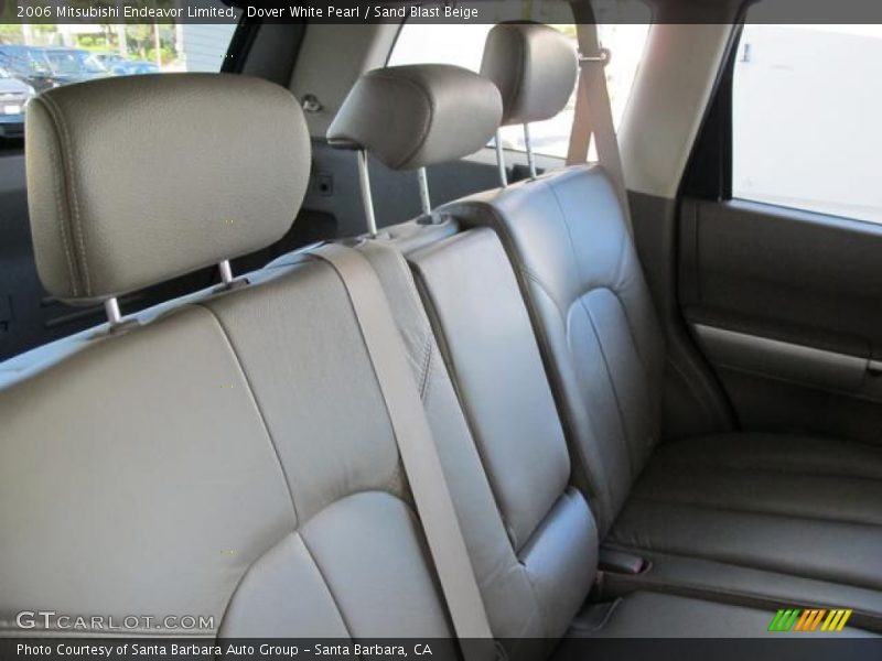 Dover White Pearl / Sand Blast Beige 2006 Mitsubishi Endeavor Limited