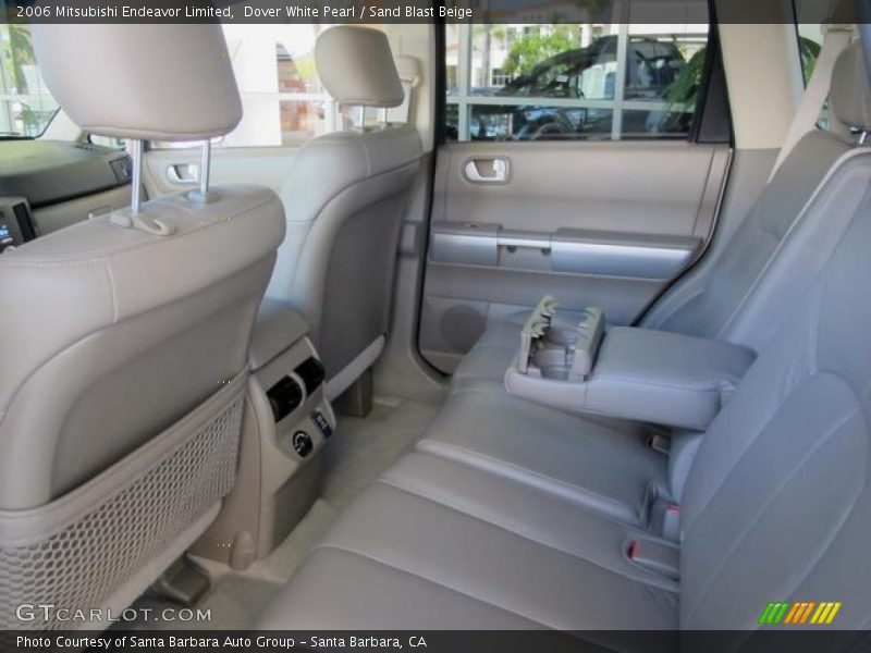 Dover White Pearl / Sand Blast Beige 2006 Mitsubishi Endeavor Limited
