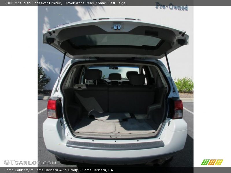 Dover White Pearl / Sand Blast Beige 2006 Mitsubishi Endeavor Limited
