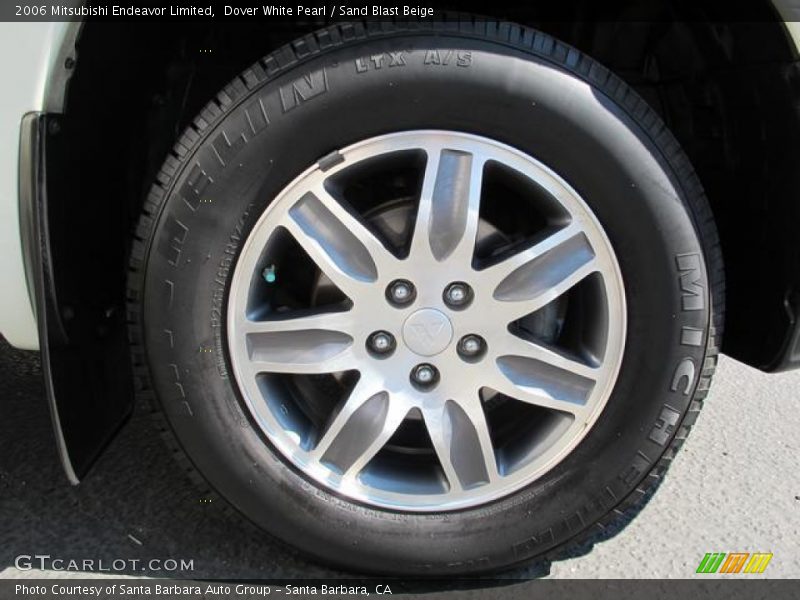 Dover White Pearl / Sand Blast Beige 2006 Mitsubishi Endeavor Limited