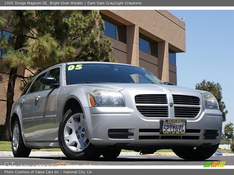 Bright Silver Metallic / Dark Slate Gray/Light Graystone 2005 Dodge Magnum SE