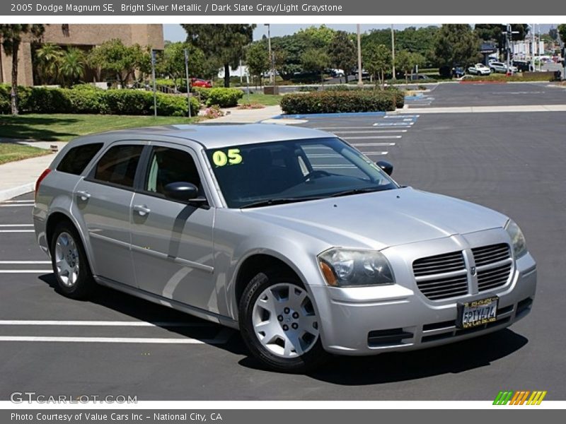 Bright Silver Metallic / Dark Slate Gray/Light Graystone 2005 Dodge Magnum SE