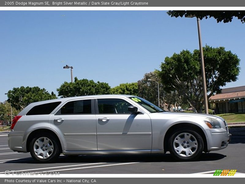 Bright Silver Metallic / Dark Slate Gray/Light Graystone 2005 Dodge Magnum SE