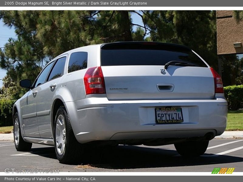 Bright Silver Metallic / Dark Slate Gray/Light Graystone 2005 Dodge Magnum SE