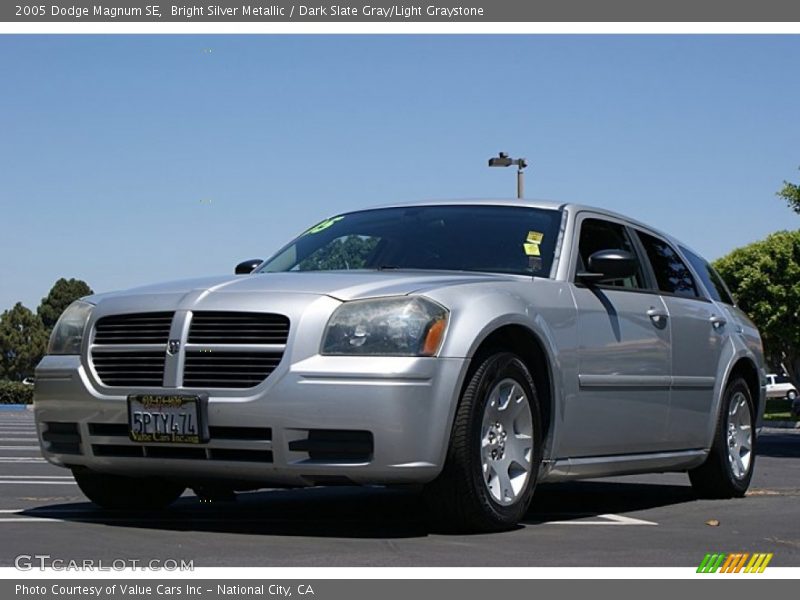 Bright Silver Metallic / Dark Slate Gray/Light Graystone 2005 Dodge Magnum SE