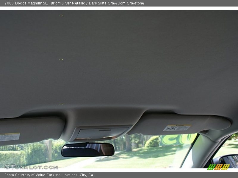 Bright Silver Metallic / Dark Slate Gray/Light Graystone 2005 Dodge Magnum SE