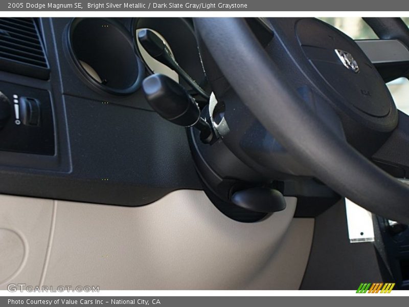 Bright Silver Metallic / Dark Slate Gray/Light Graystone 2005 Dodge Magnum SE
