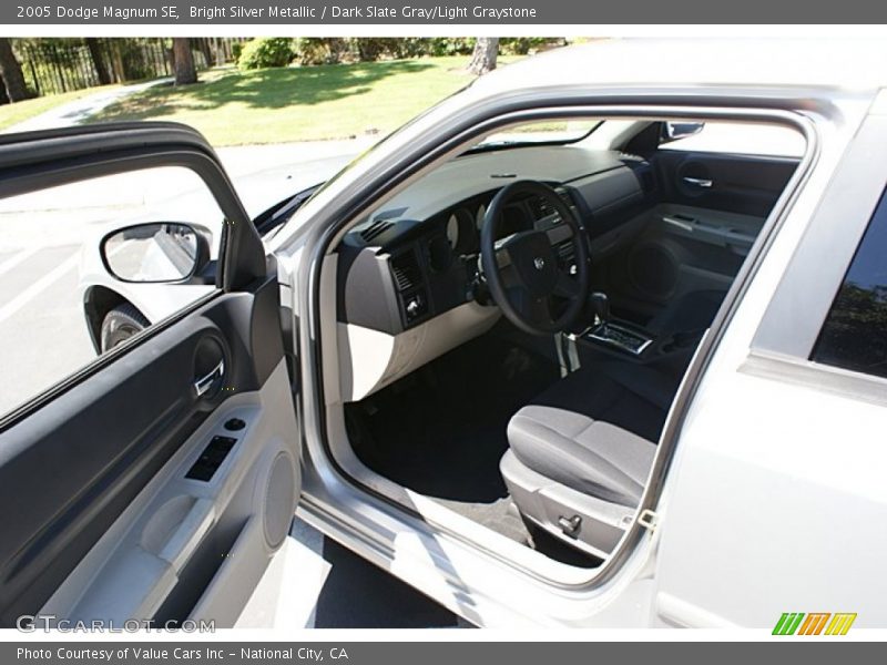 Bright Silver Metallic / Dark Slate Gray/Light Graystone 2005 Dodge Magnum SE