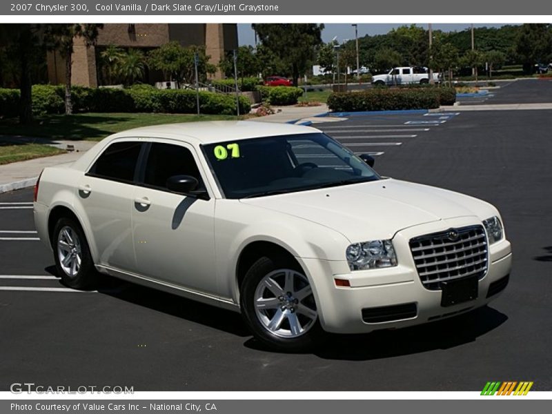 Cool Vanilla / Dark Slate Gray/Light Graystone 2007 Chrysler 300