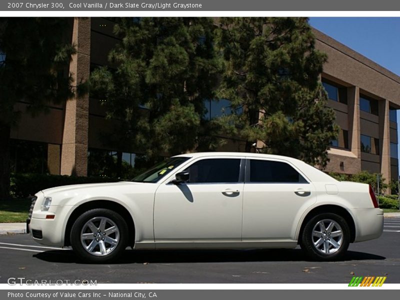 Cool Vanilla / Dark Slate Gray/Light Graystone 2007 Chrysler 300