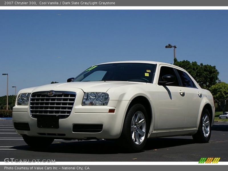 Cool Vanilla / Dark Slate Gray/Light Graystone 2007 Chrysler 300