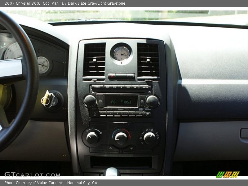 Cool Vanilla / Dark Slate Gray/Light Graystone 2007 Chrysler 300