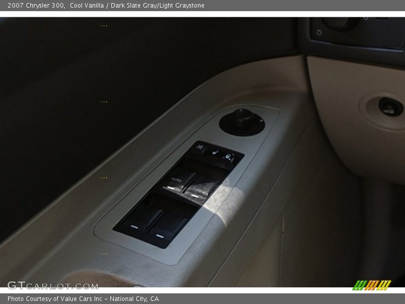 Cool Vanilla / Dark Slate Gray/Light Graystone 2007 Chrysler 300