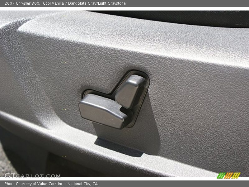 Cool Vanilla / Dark Slate Gray/Light Graystone 2007 Chrysler 300