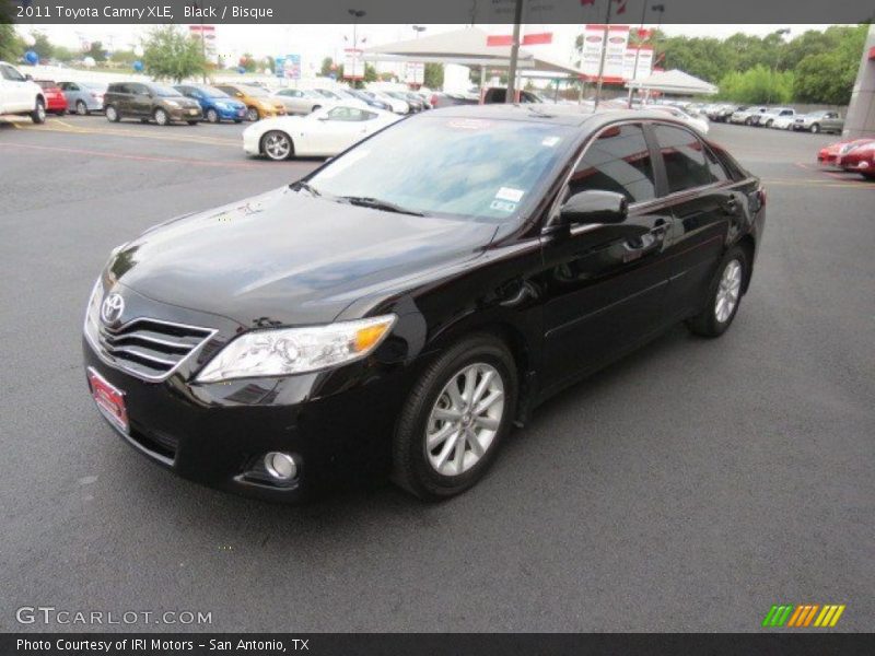 Black / Bisque 2011 Toyota Camry XLE