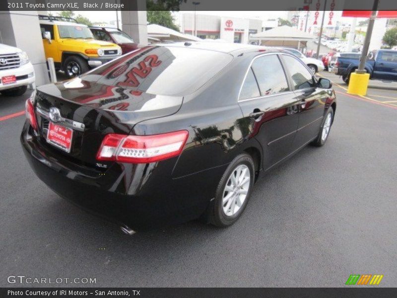 Black / Bisque 2011 Toyota Camry XLE