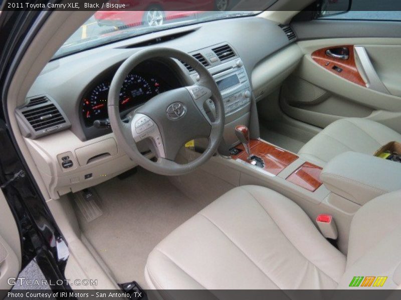 Black / Bisque 2011 Toyota Camry XLE